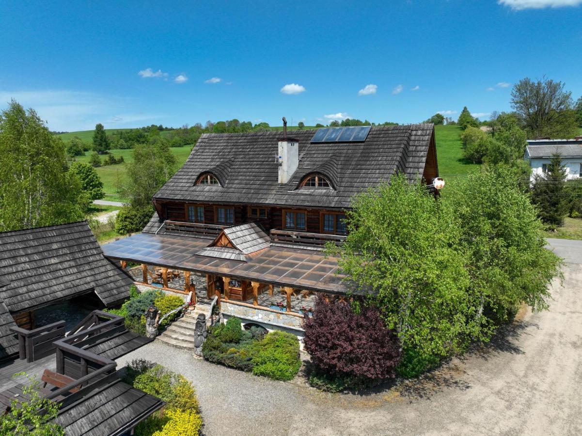 ウストシキ・ドルネ Gosciniec Debowa Gazdowka Bed & Breakfast エクステリア 写真