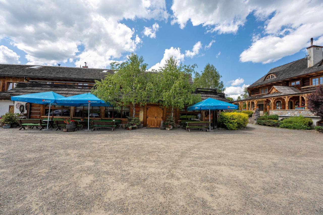 ウストシキ・ドルネ Gosciniec Debowa Gazdowka Bed & Breakfast エクステリア 写真