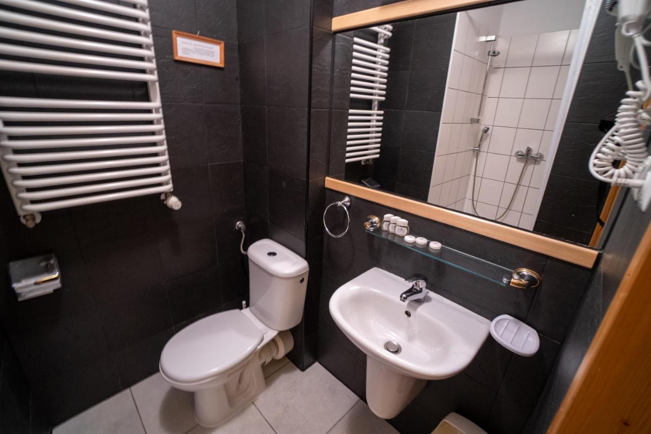ウストシキ・ドルネ Gosciniec Debowa Gazdowka Bed & Breakfast エクステリア 写真