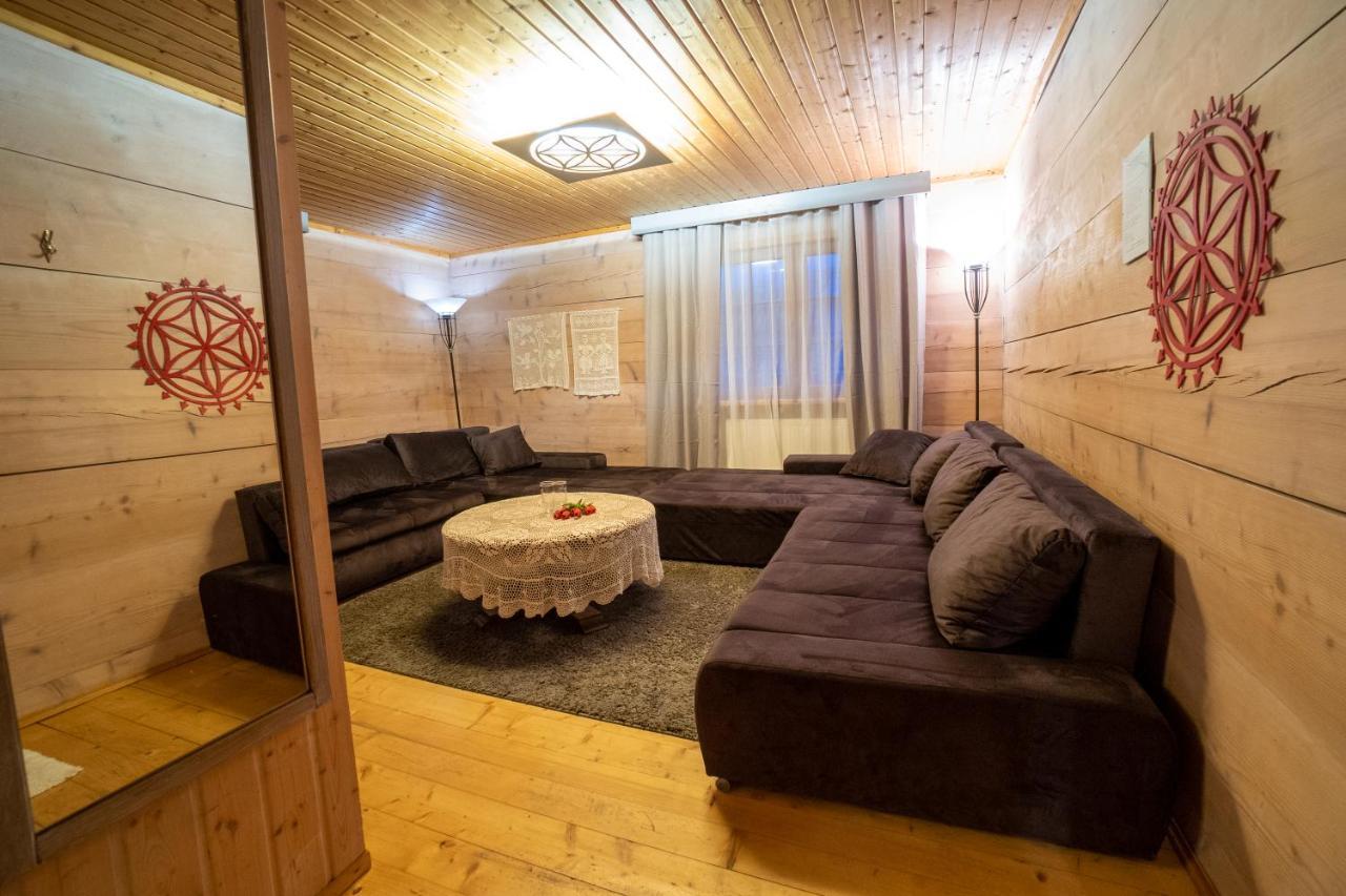 ウストシキ・ドルネ Gosciniec Debowa Gazdowka Bed & Breakfast エクステリア 写真