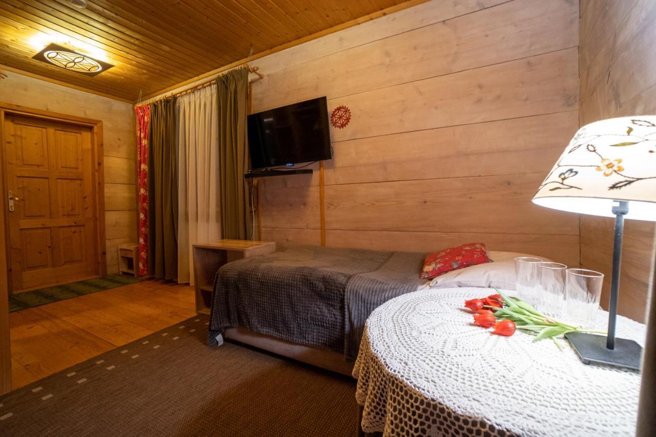 ウストシキ・ドルネ Gosciniec Debowa Gazdowka Bed & Breakfast エクステリア 写真