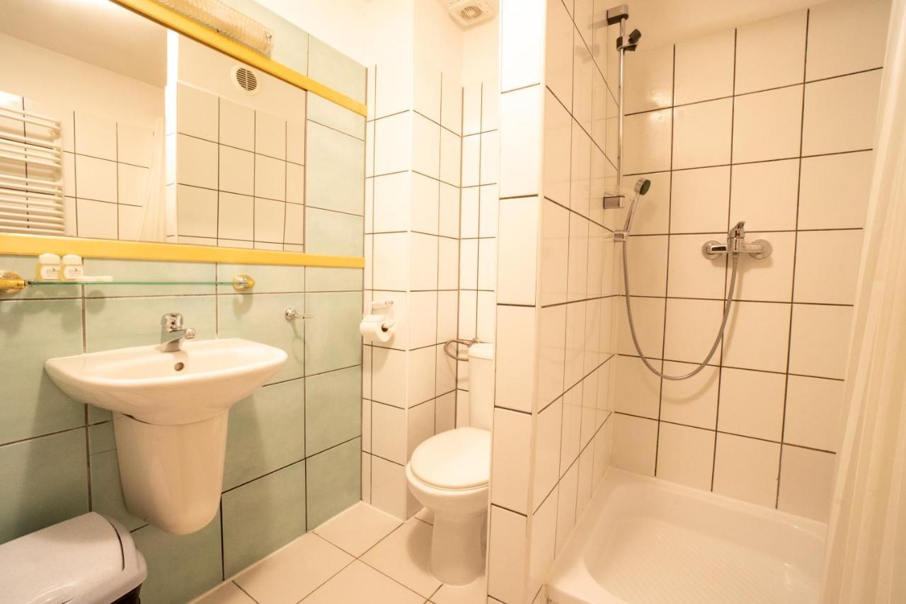 ウストシキ・ドルネ Gosciniec Debowa Gazdowka Bed & Breakfast エクステリア 写真
