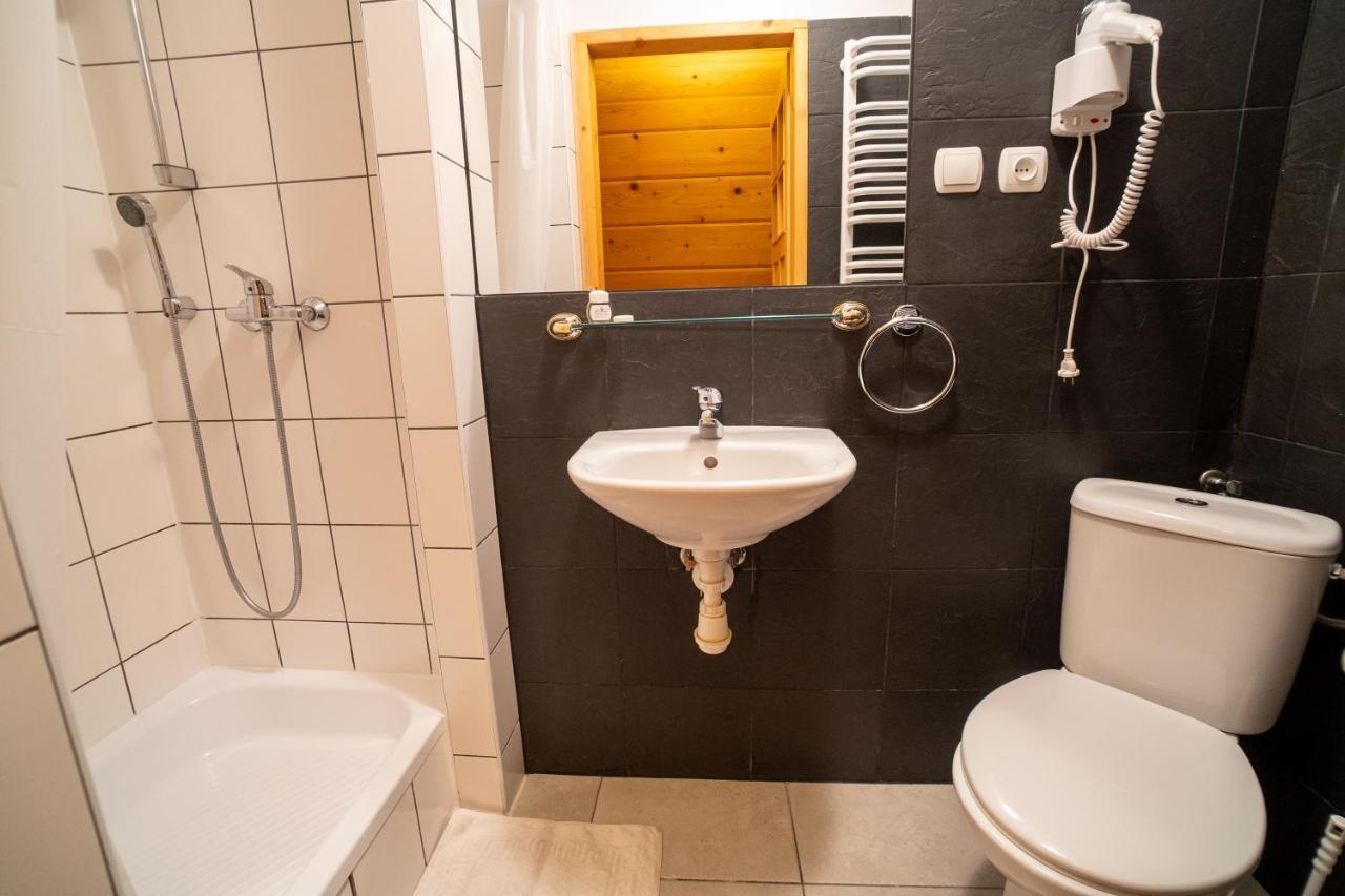 ウストシキ・ドルネ Gosciniec Debowa Gazdowka Bed & Breakfast エクステリア 写真