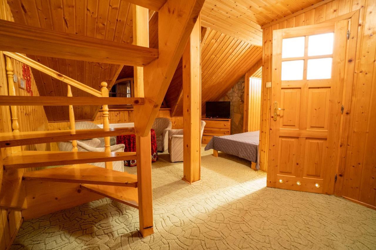 ウストシキ・ドルネ Gosciniec Debowa Gazdowka Bed & Breakfast エクステリア 写真