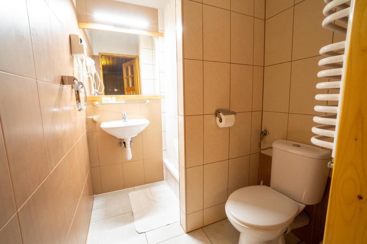 ウストシキ・ドルネ Gosciniec Debowa Gazdowka Bed & Breakfast エクステリア 写真