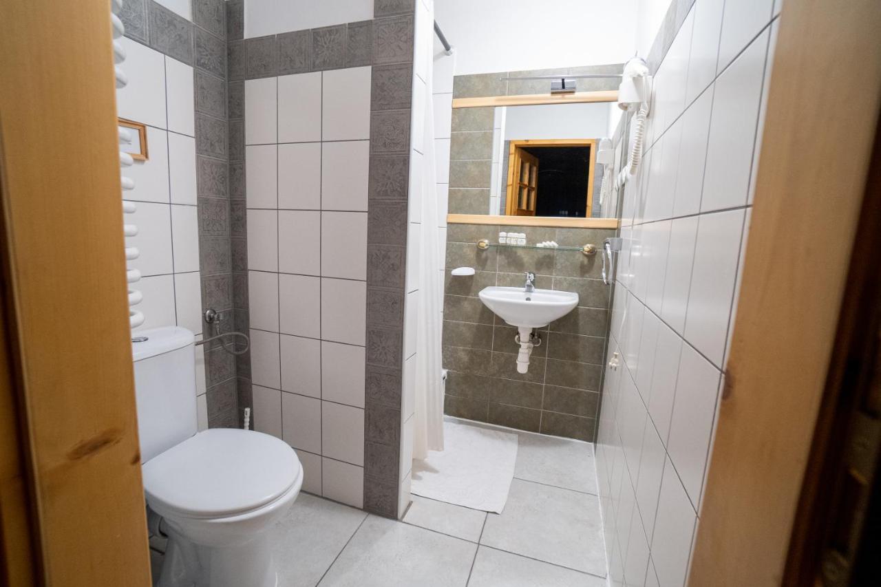 ウストシキ・ドルネ Gosciniec Debowa Gazdowka Bed & Breakfast エクステリア 写真