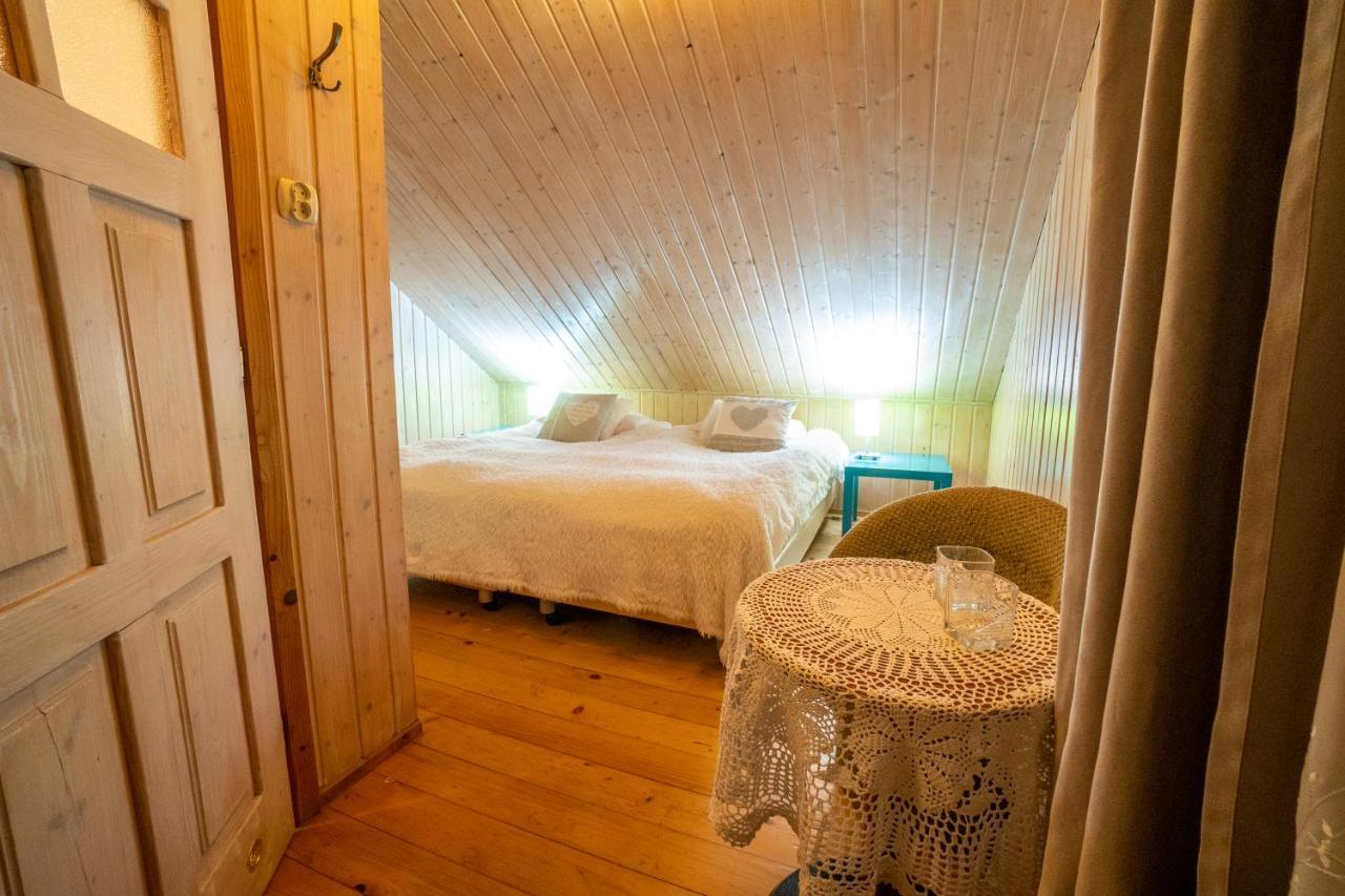 ウストシキ・ドルネ Gosciniec Debowa Gazdowka Bed & Breakfast エクステリア 写真