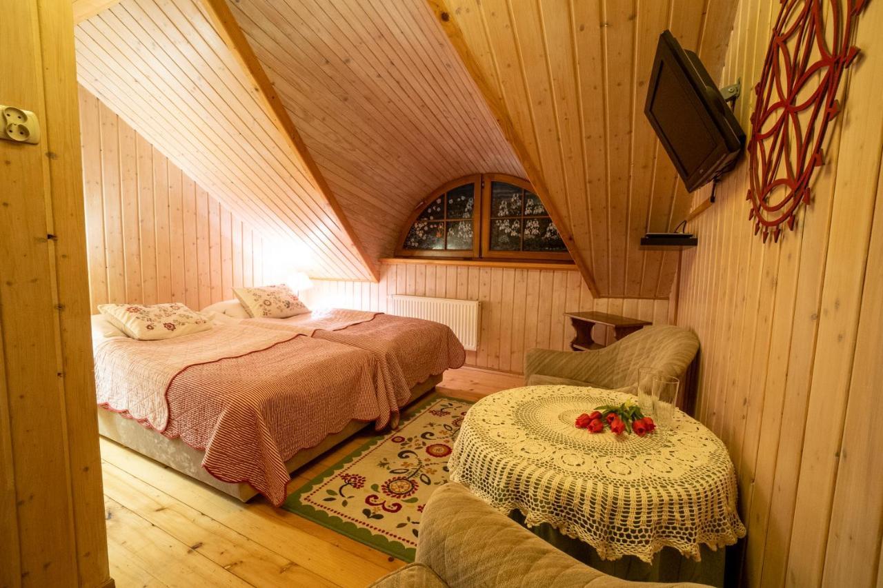 ウストシキ・ドルネ Gosciniec Debowa Gazdowka Bed & Breakfast エクステリア 写真